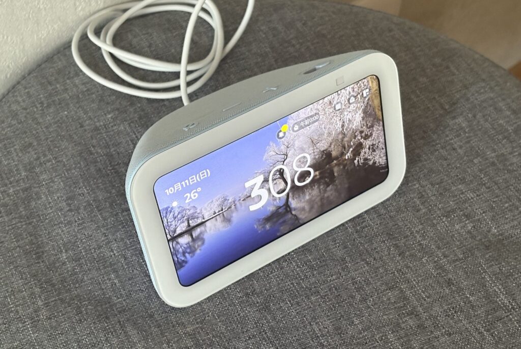 リビングで使っている Echo Show 5
